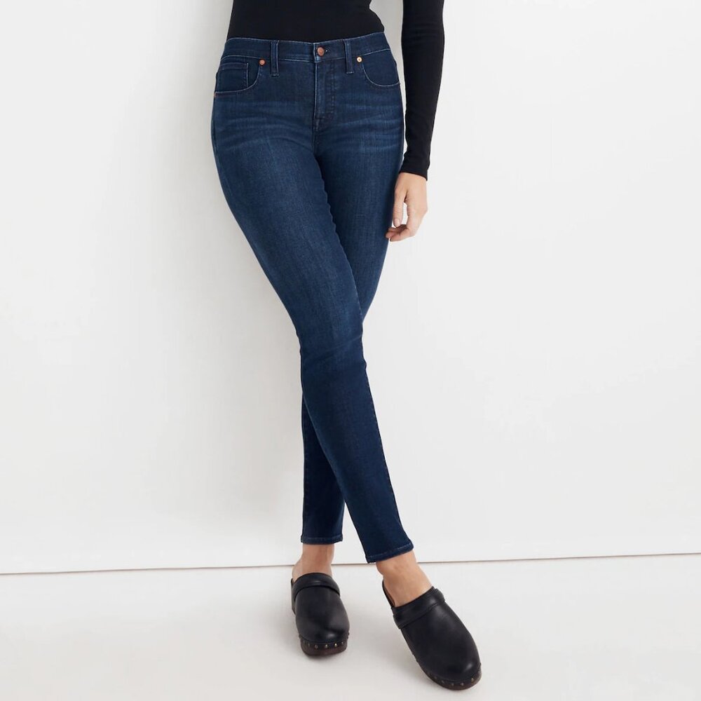 Madewell 8" Skinny Jeans in Amesbury Wash: TENCEL™ Denim Edition Size 29